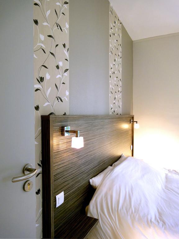 Hotel Les Pecheurs Лорьян Номер фото