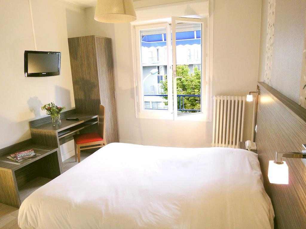 Hotel Les Pecheurs Лорьян Номер фото
