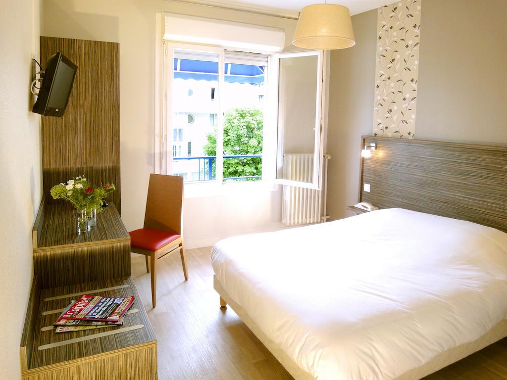 Hotel Les Pecheurs Лорьян Номер фото